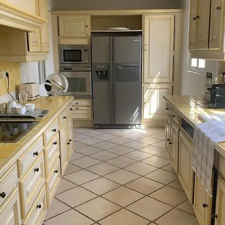 Magnifique Vue Avec Piscine Et Privee *