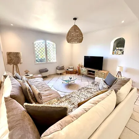 Magnifique Vue Avec Piscine Et Privee グリモー